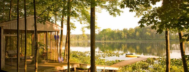 Screen house and dock at the lake